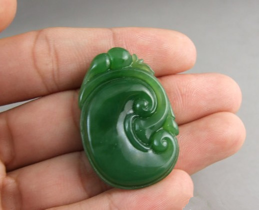 和田玉碧玉玉如意挂件